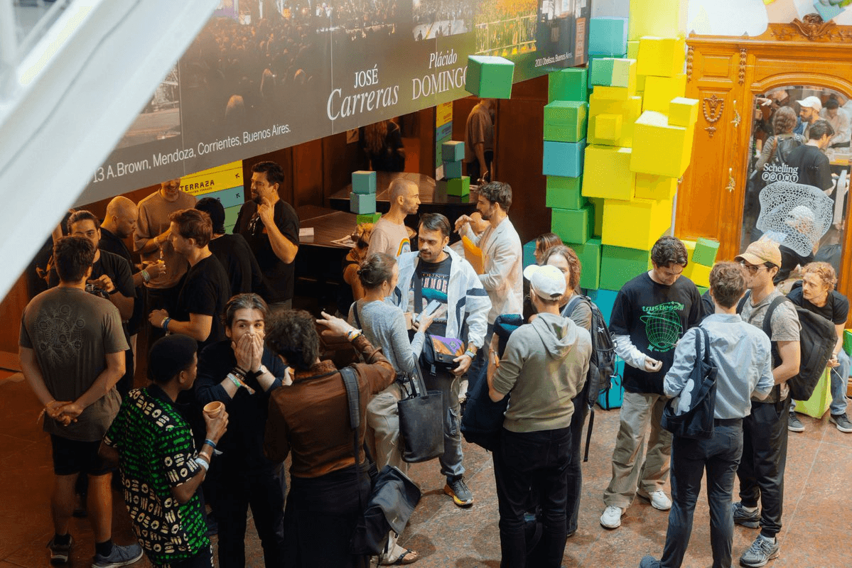 **Internet Algorithms Reward Noise, But Builder Conferences Filter for Quality Signal**