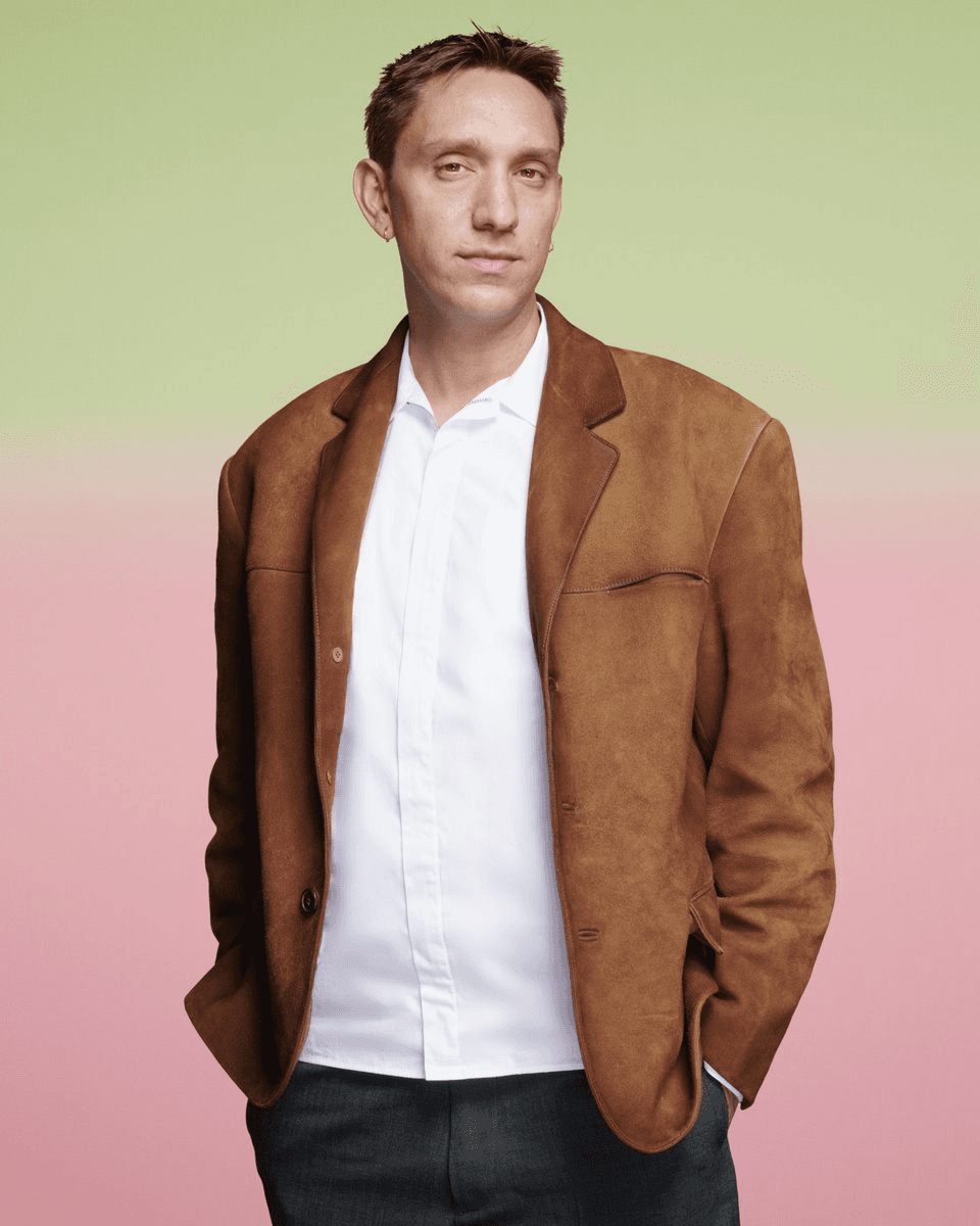 馃幁 Prada Mode London Transforms Spectatorship