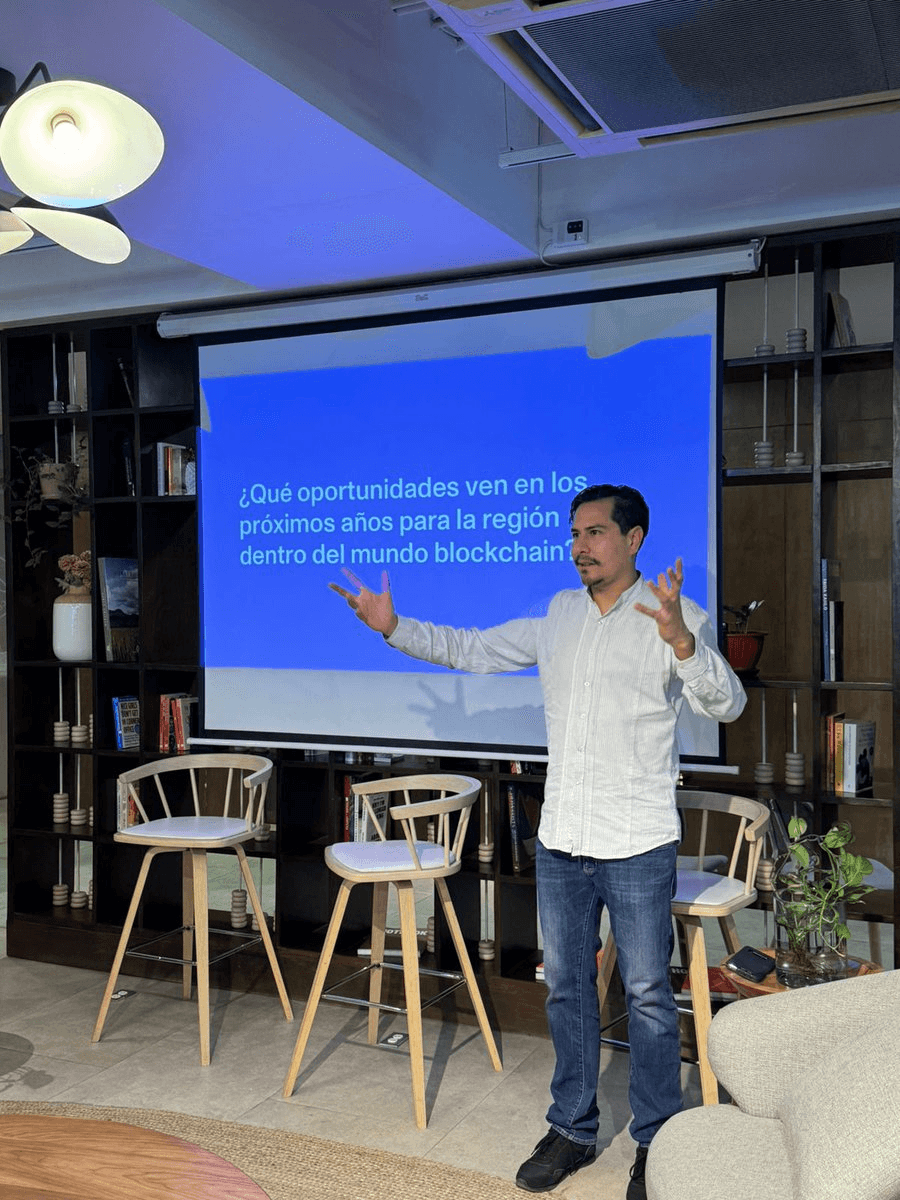 Meta Pool DAO Co-founder Shares DeFi Knowledge at Mexico Tech Week